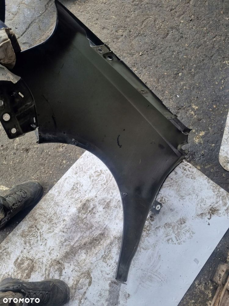 Błotnik prawy przedni Vw Polo IV Lift czarny - 2