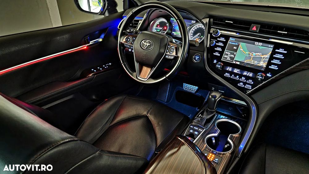 Toyota Camry 2.5 Hybrid Business - 3