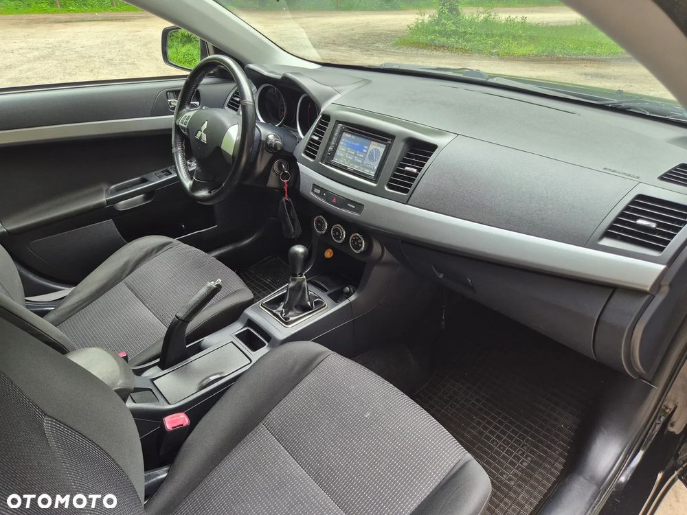 Mitsubishi Lancer 1.5 Invite - 12
