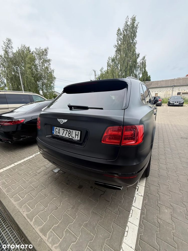 Bentley Bentayga W12 Mulliner - 3