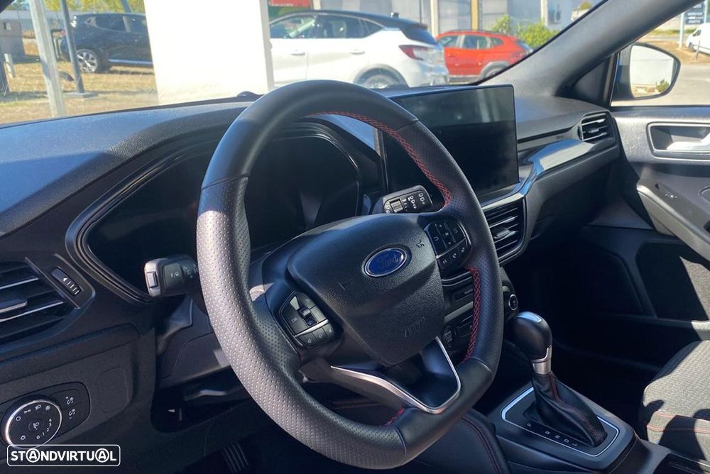 Ford Focus 1.0 EcoBoost MHEV ST-Line X - 6