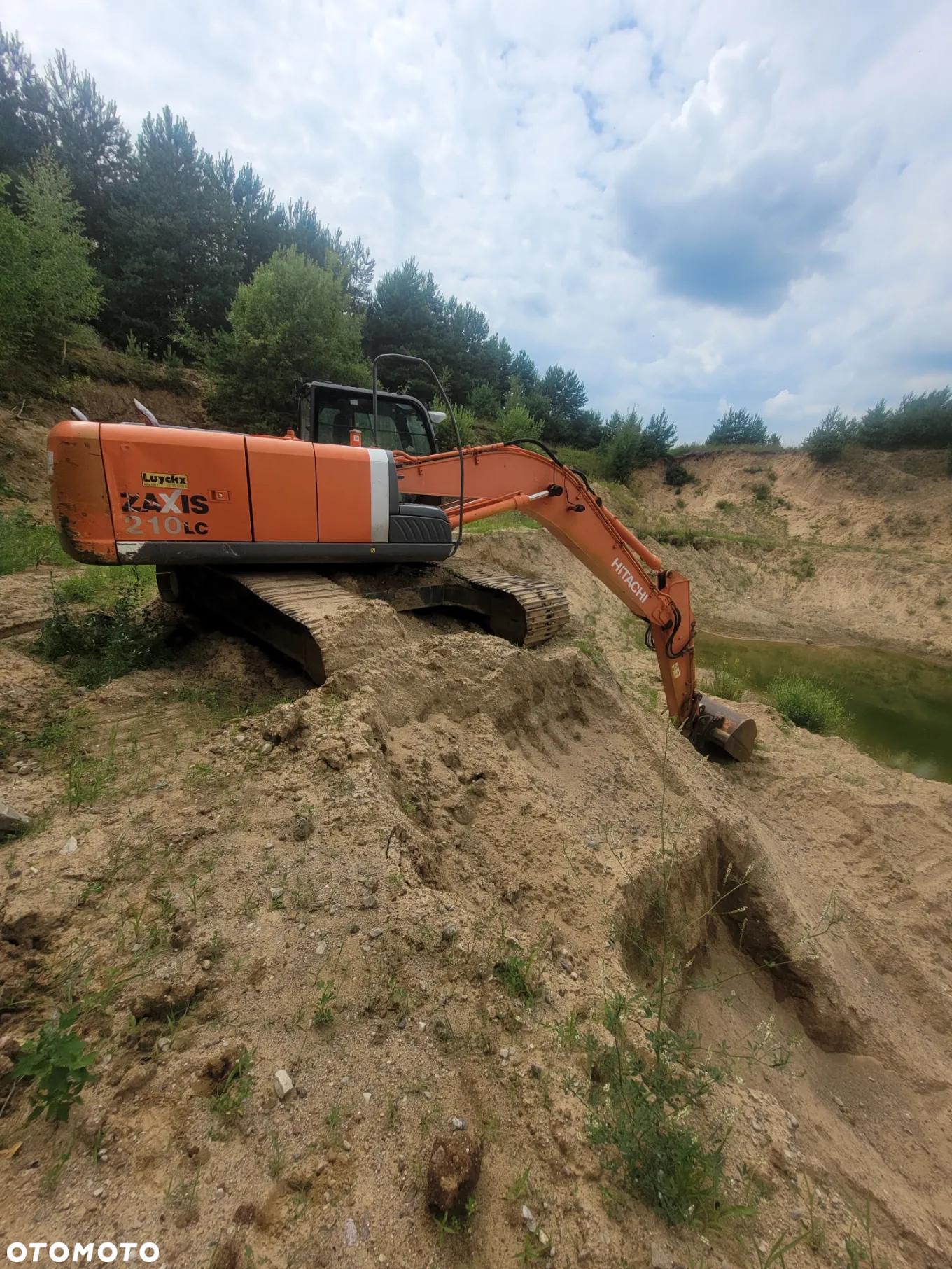 Hitachi ZX 210LC - 9