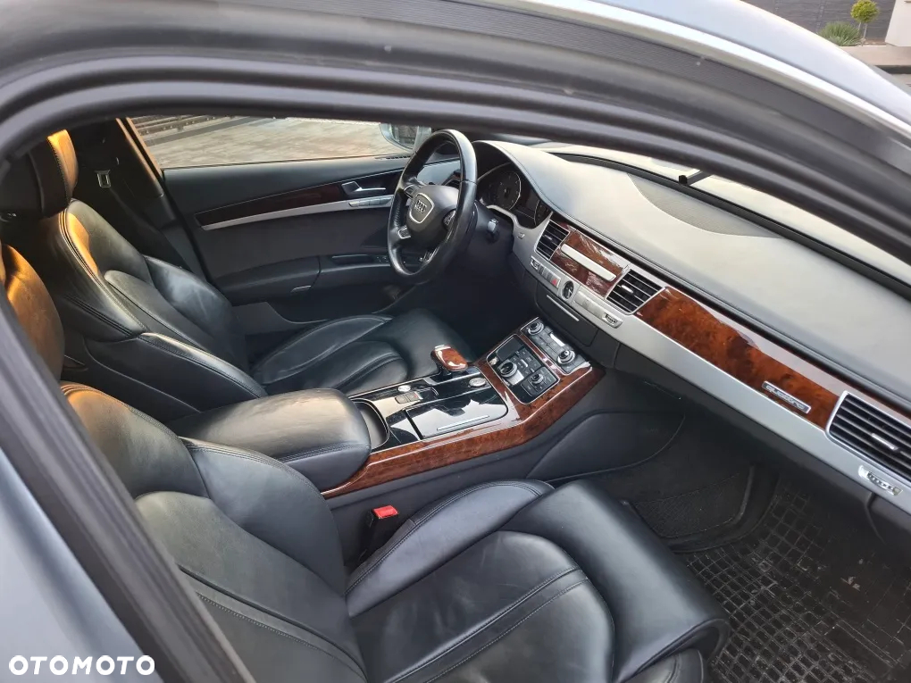 Audi A8 - 7