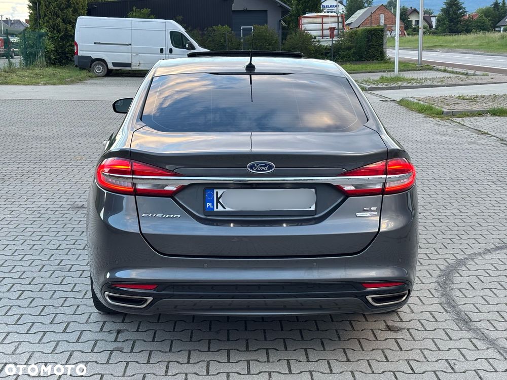 Ford Fusion 2.0 EcoBoost Titanium - 12