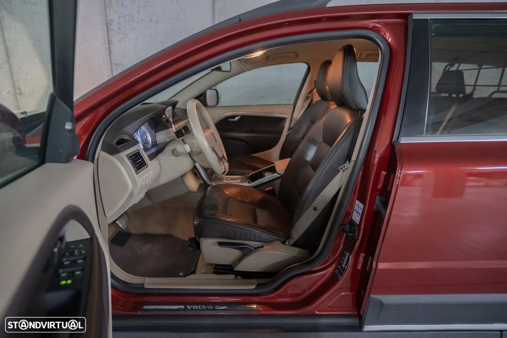 Volvo XC 70 2.4 D3 Momentum Geartronic - 6