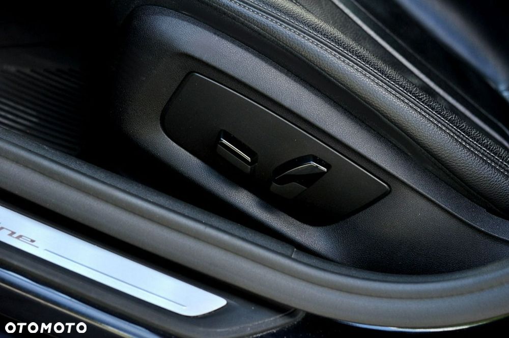 BMW Seria 5 520d Luxury Line sport - 9