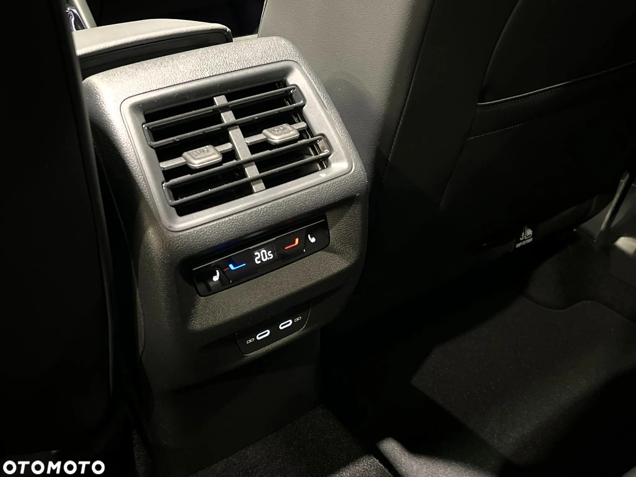 Volkswagen Tiguan 2.0 TDI Elegance DSG - 29