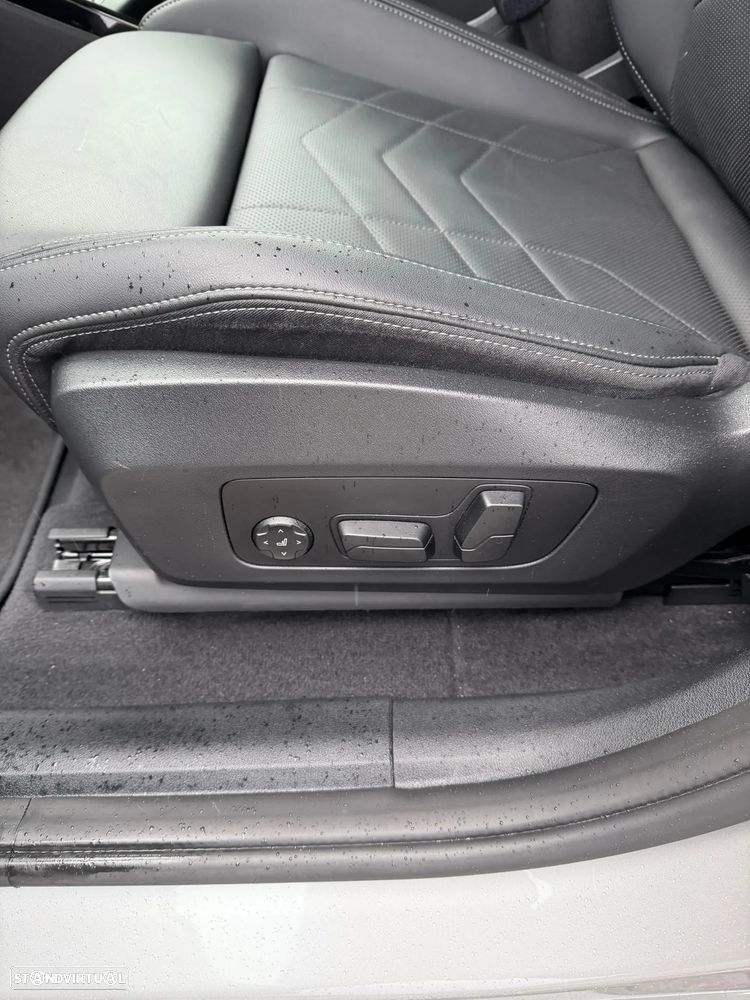 BMW iX1 eDrive20 Pack Desportivo M - 17