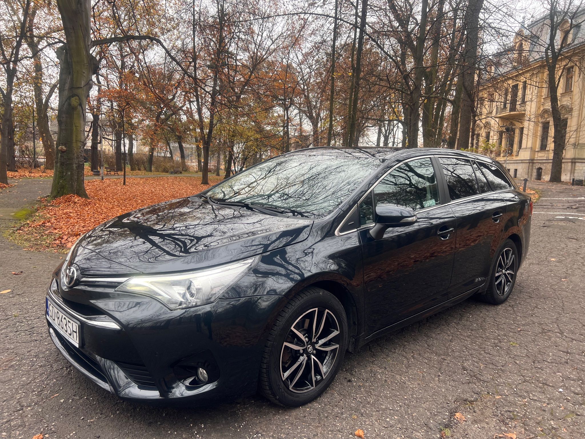 Toyota Avensis 1.8 Premium MS - 1