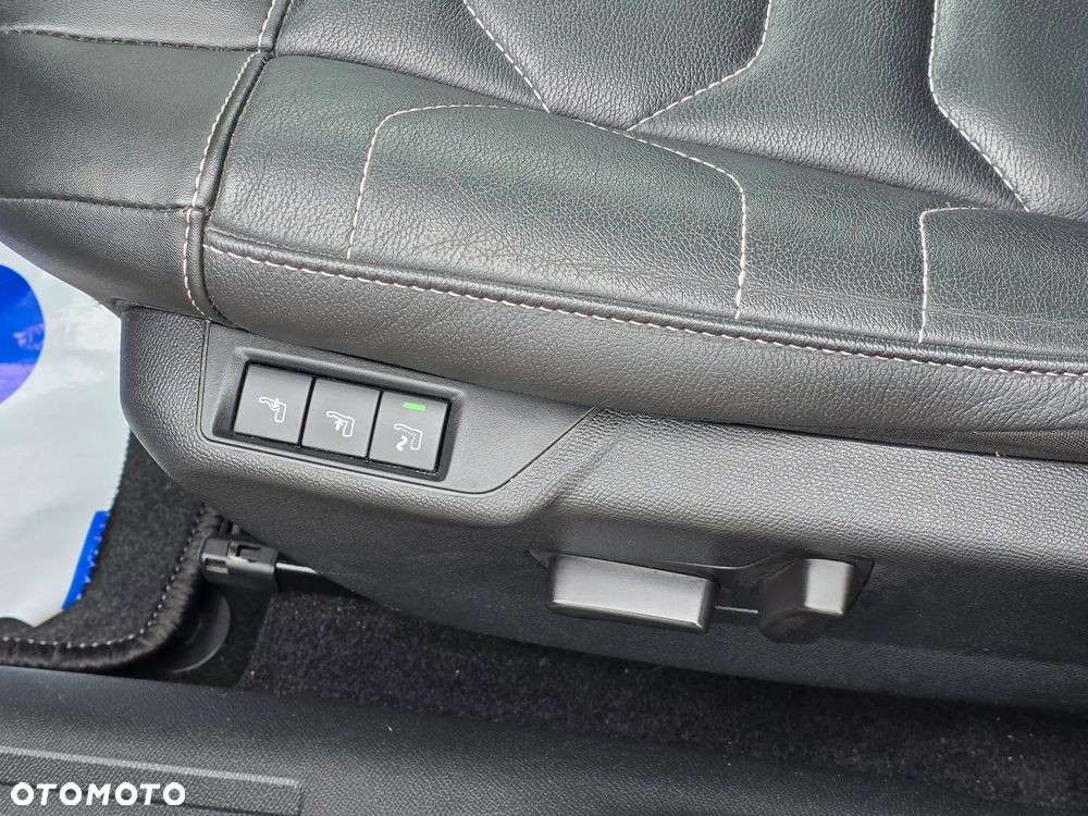 Citroën C4 BlueHDi 130 Stop&Start EAT8 SHINE - 22