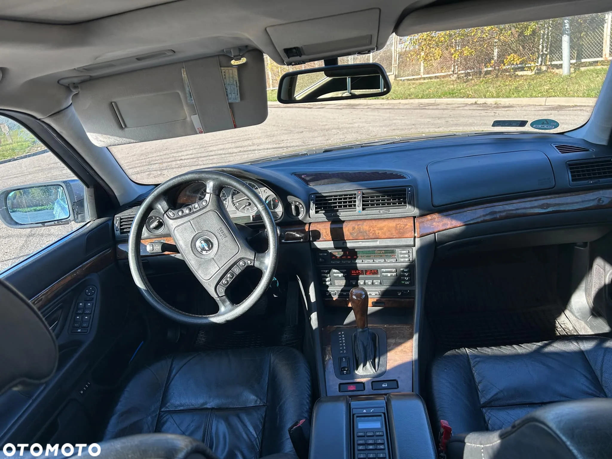 BMW Seria 7 740i V8 - 6