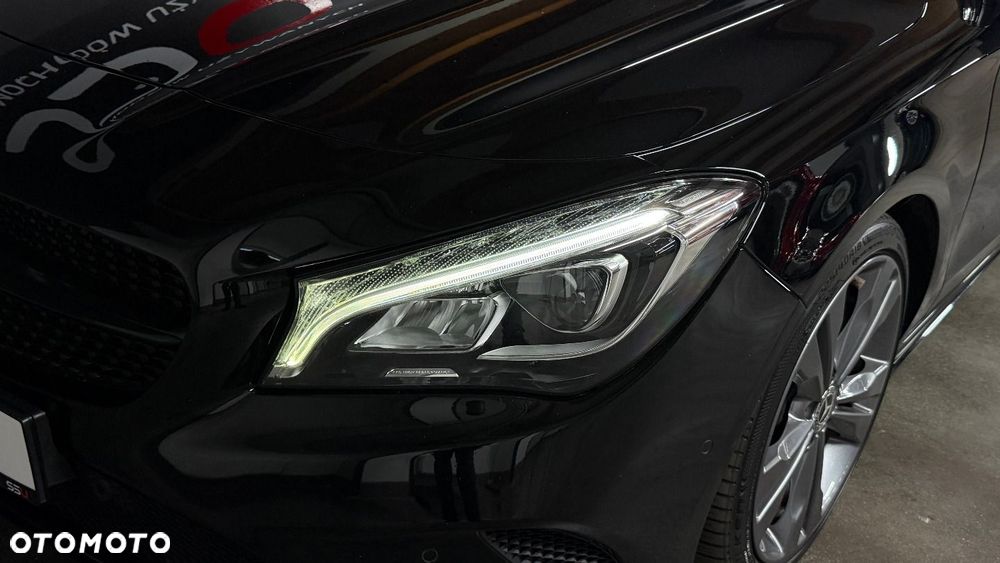 Mercedes-Benz CLA 200 7G-DCT Urban - 36