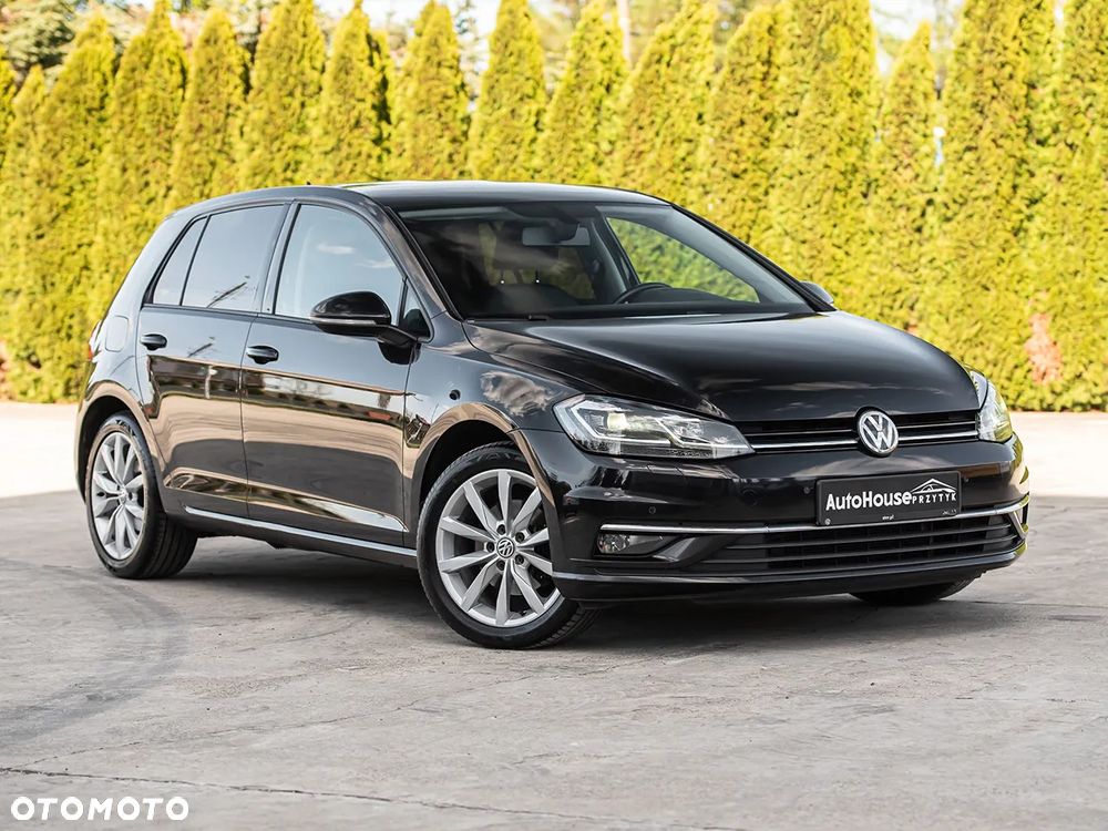 Volkswagen Golf - 1