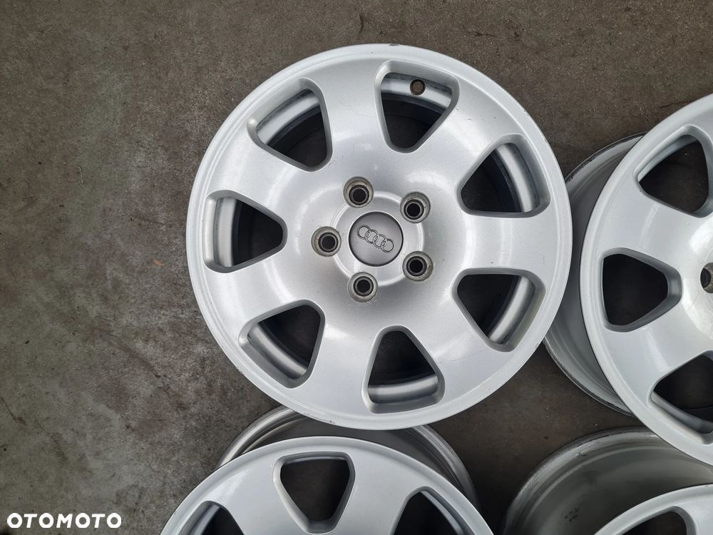 4x Felgi Aluminiowe AUDI 7x15 5x112 ET39 8E0601025 ORYGINAŁ - 7