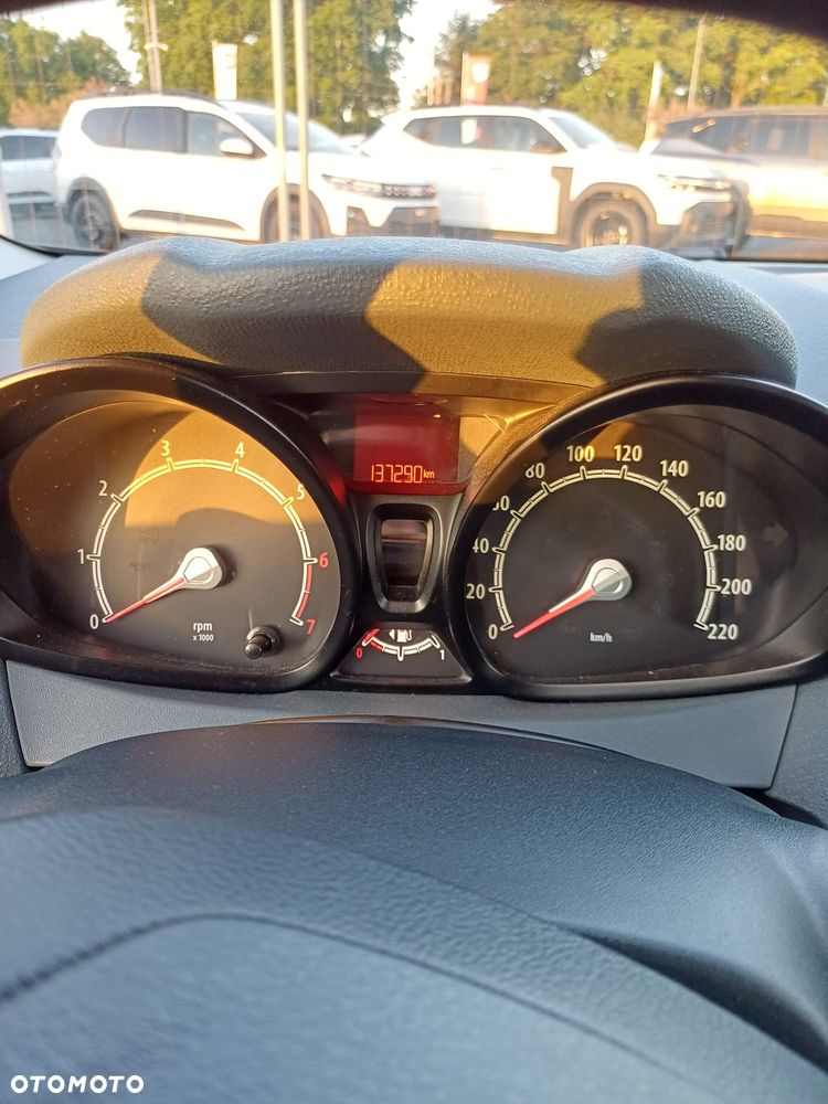 Ford Fiesta 1.25 Ambiente - 8