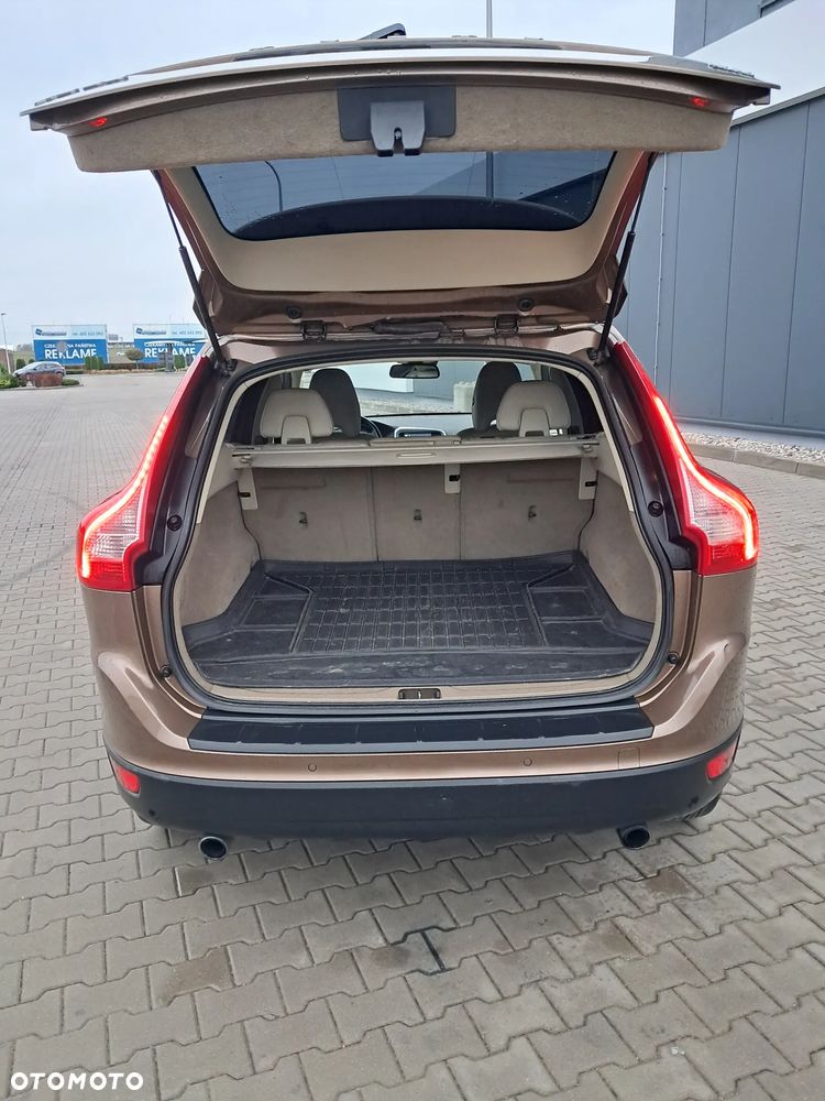 Volvo XC 60 D5 AWD Momentum - 7
