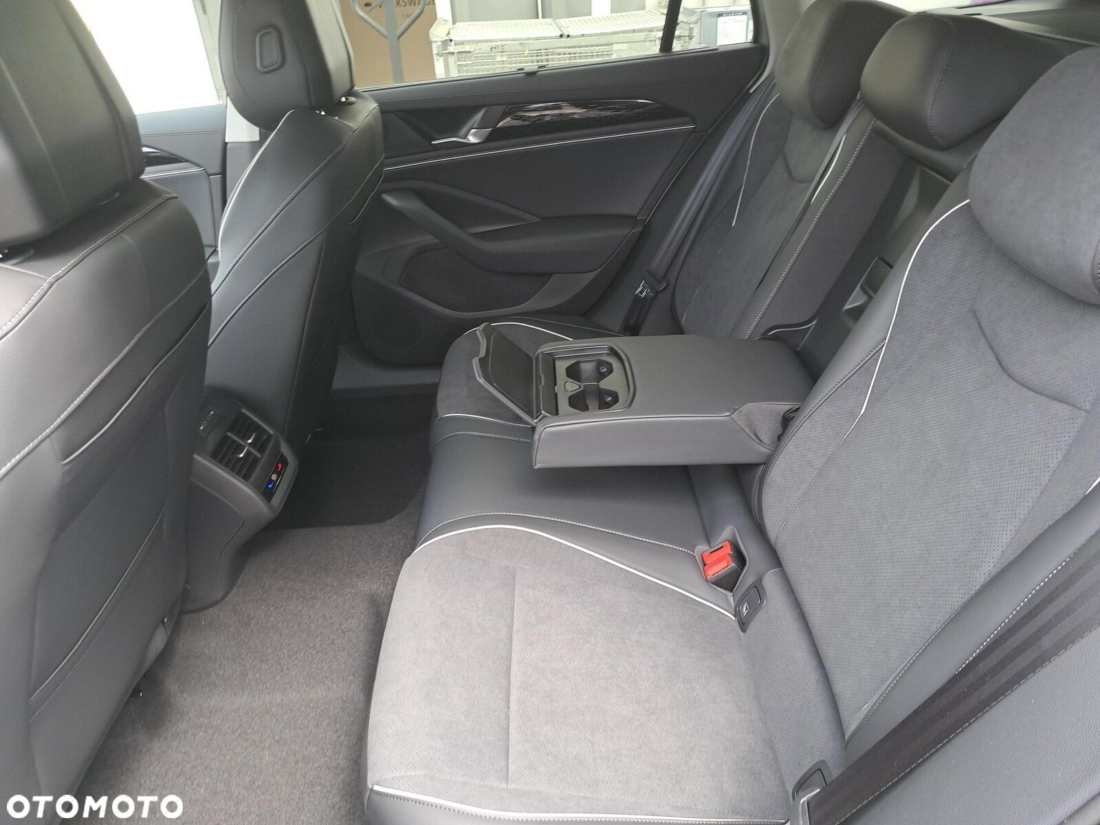 Volkswagen Passat - 16