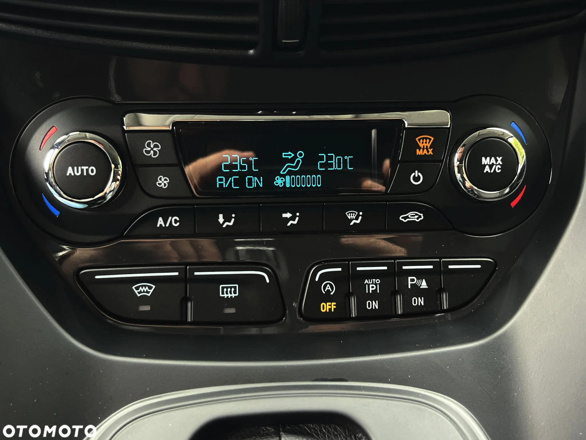 Ford Kuga 2.0 TDCi 4WD Titanium - 30