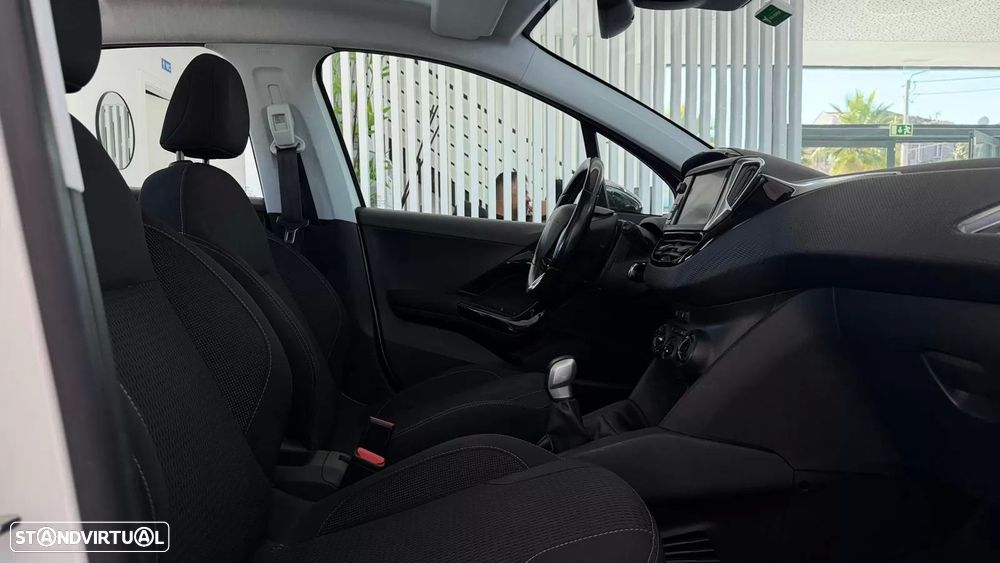 Peugeot 208 1.6 BlueHDi Allure - 22