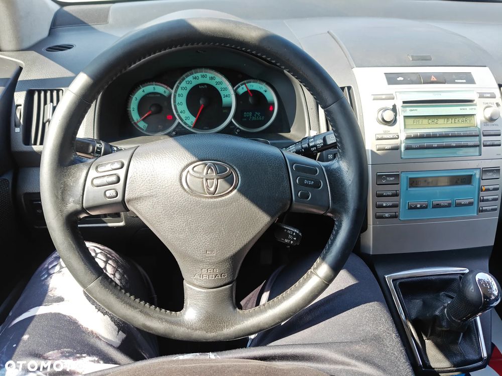 Toyota Corolla Verso 2.2 D-4D DPF Executive - 21