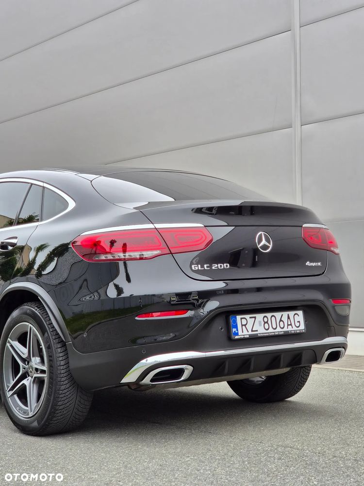 Mercedes-Benz GLC 200 4Matic 9G-TRONIC AMG Line Plus - 21