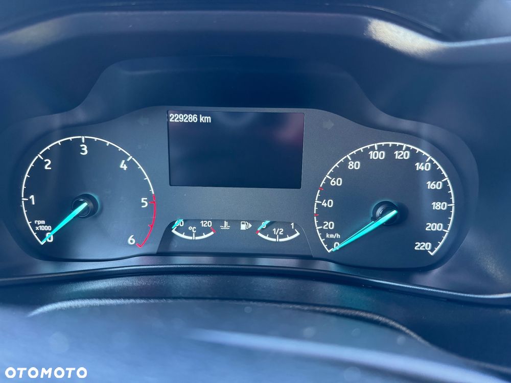 Ford Transit Connect - 8