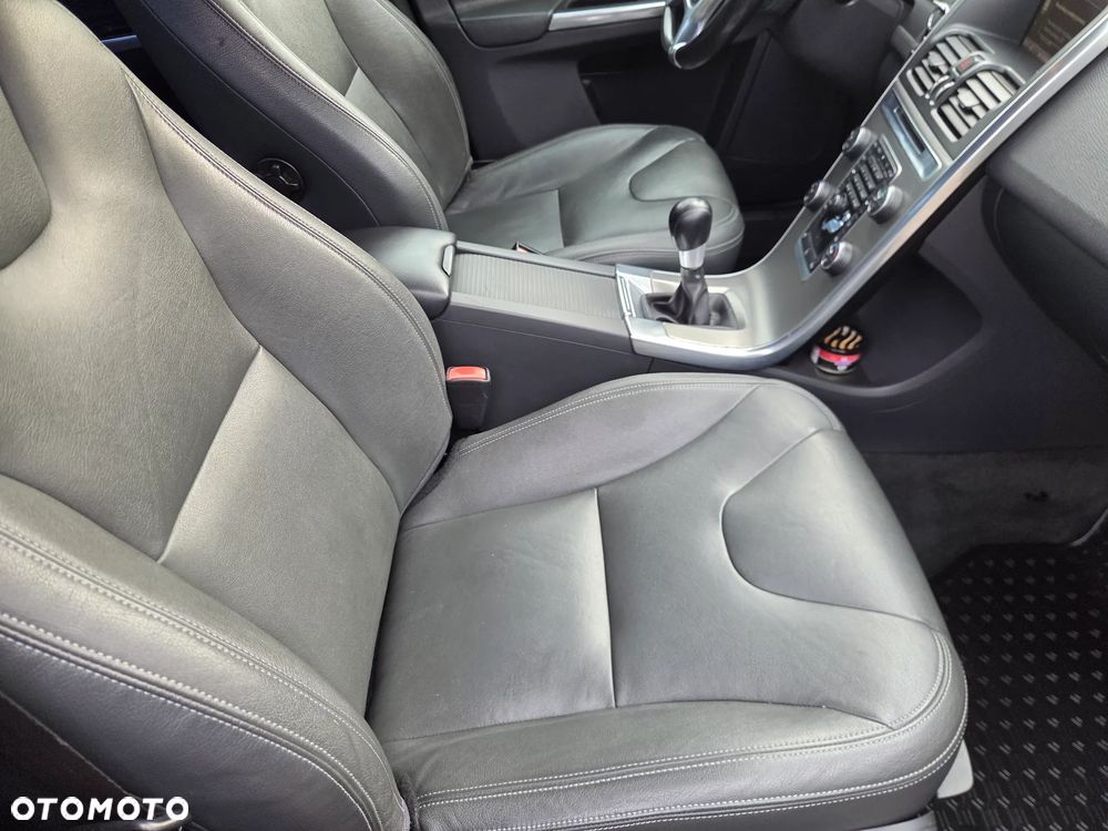 Volvo XC 60 D4 Momentum - 14