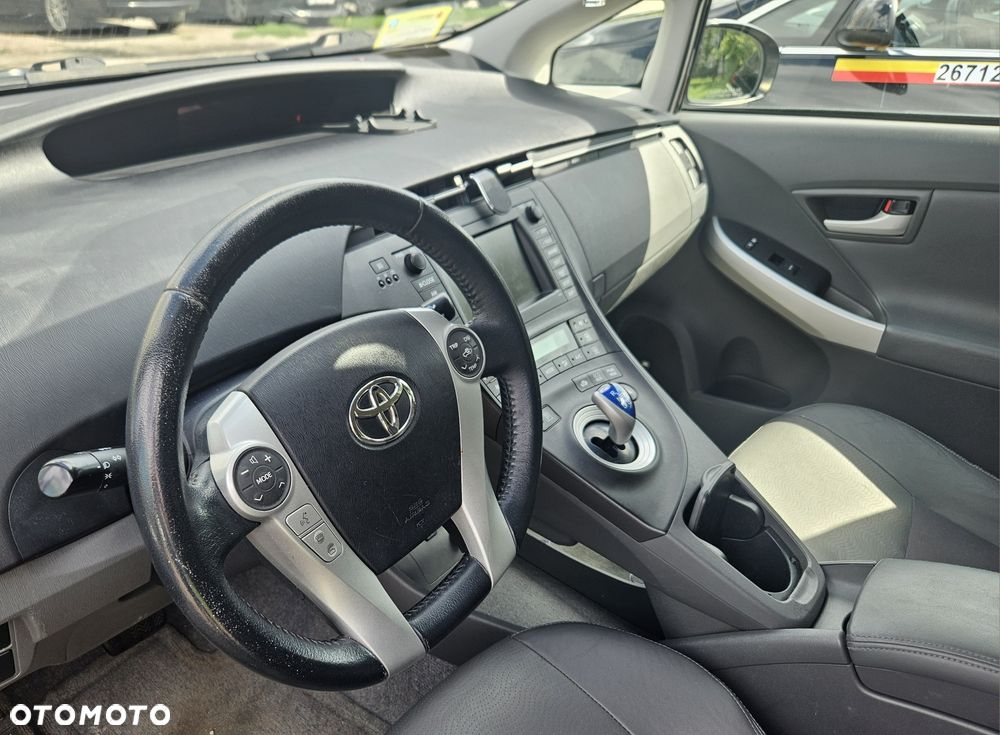 Toyota Prius - 8