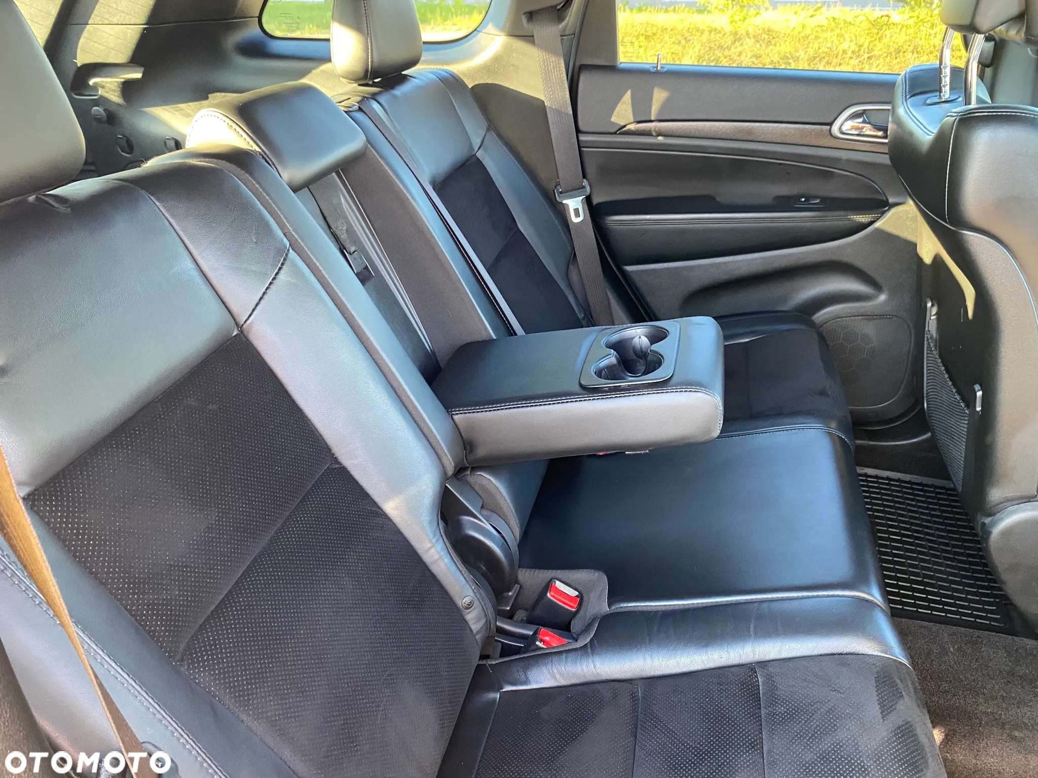 Jeep Grand Cherokee - 24