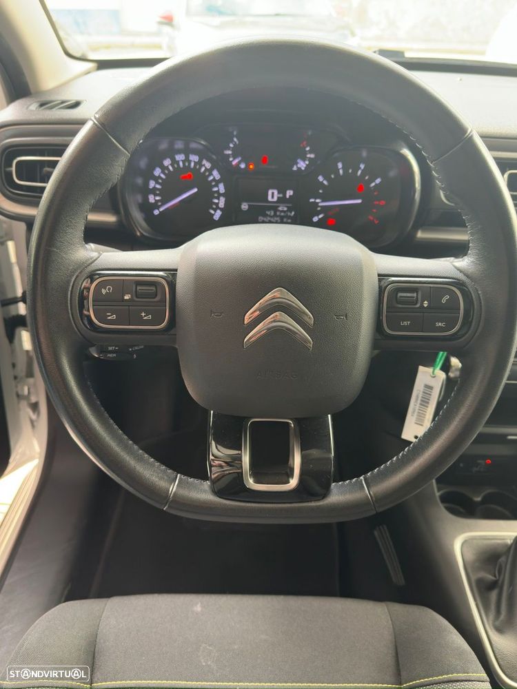 Citroën C3 1.2 PureTech Shine EAT6 - 11