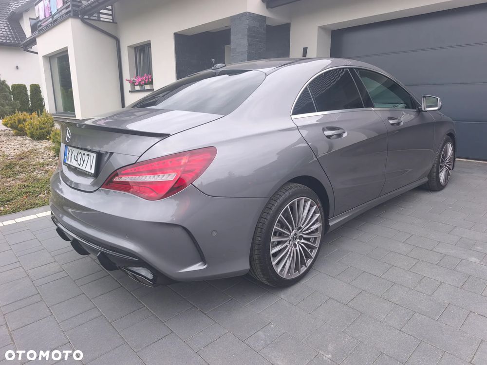Mercedes-Benz CLA 180 7G-DCT AMG Line - 12