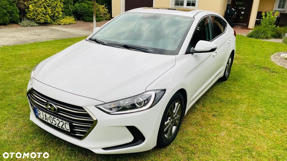 Hyundai Elantra - 8
