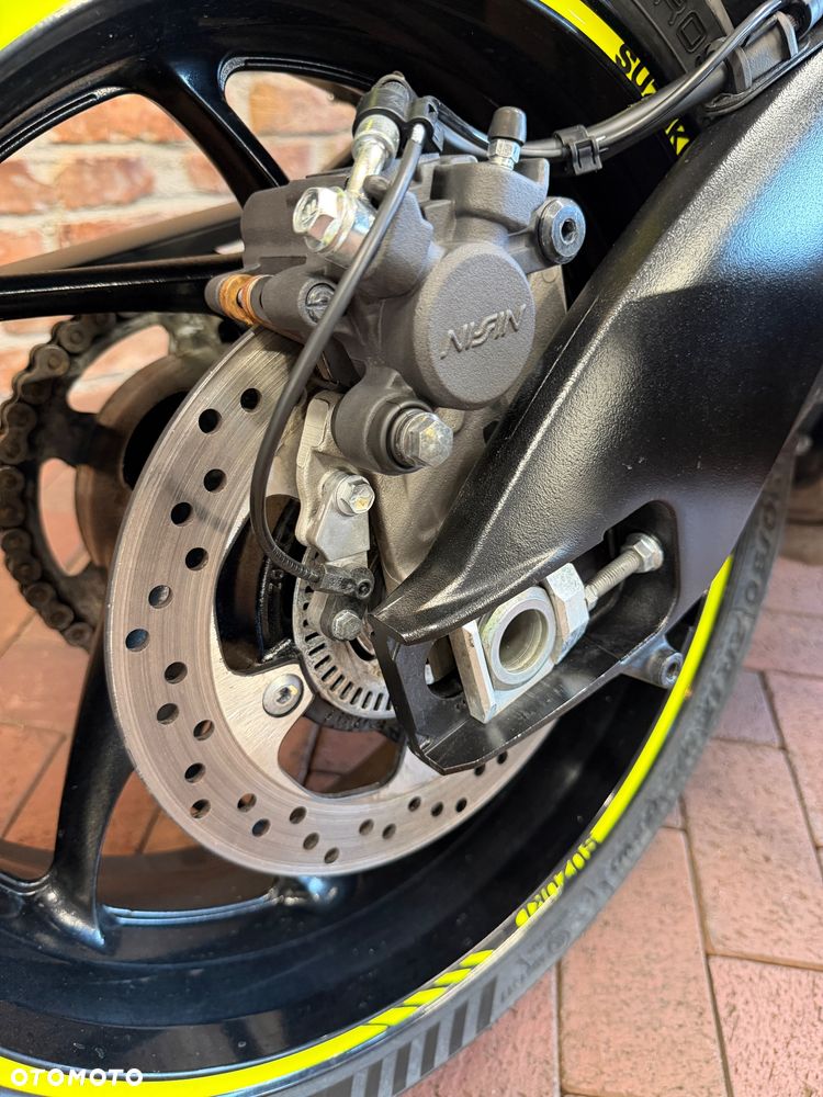 Suzuki GSX - 7