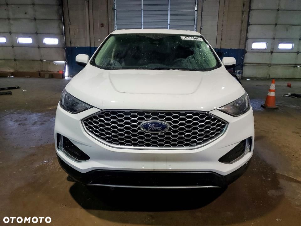 Ford Edge - 4