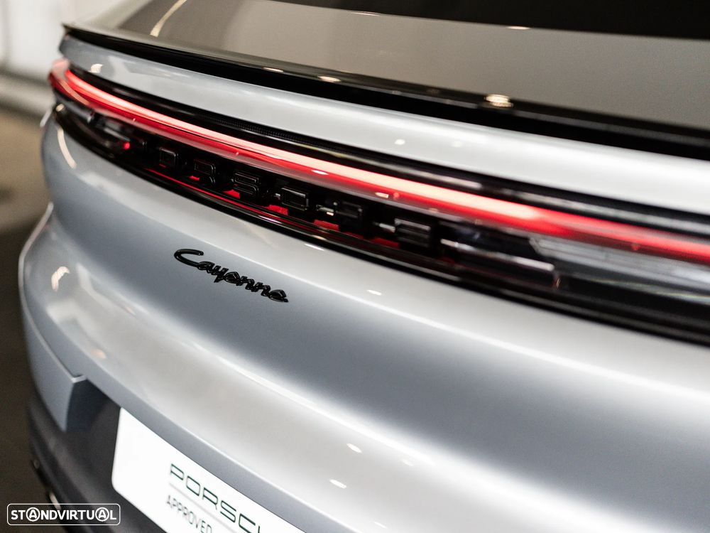 Porsche Cayenne Coupé E-Hybrid - 16