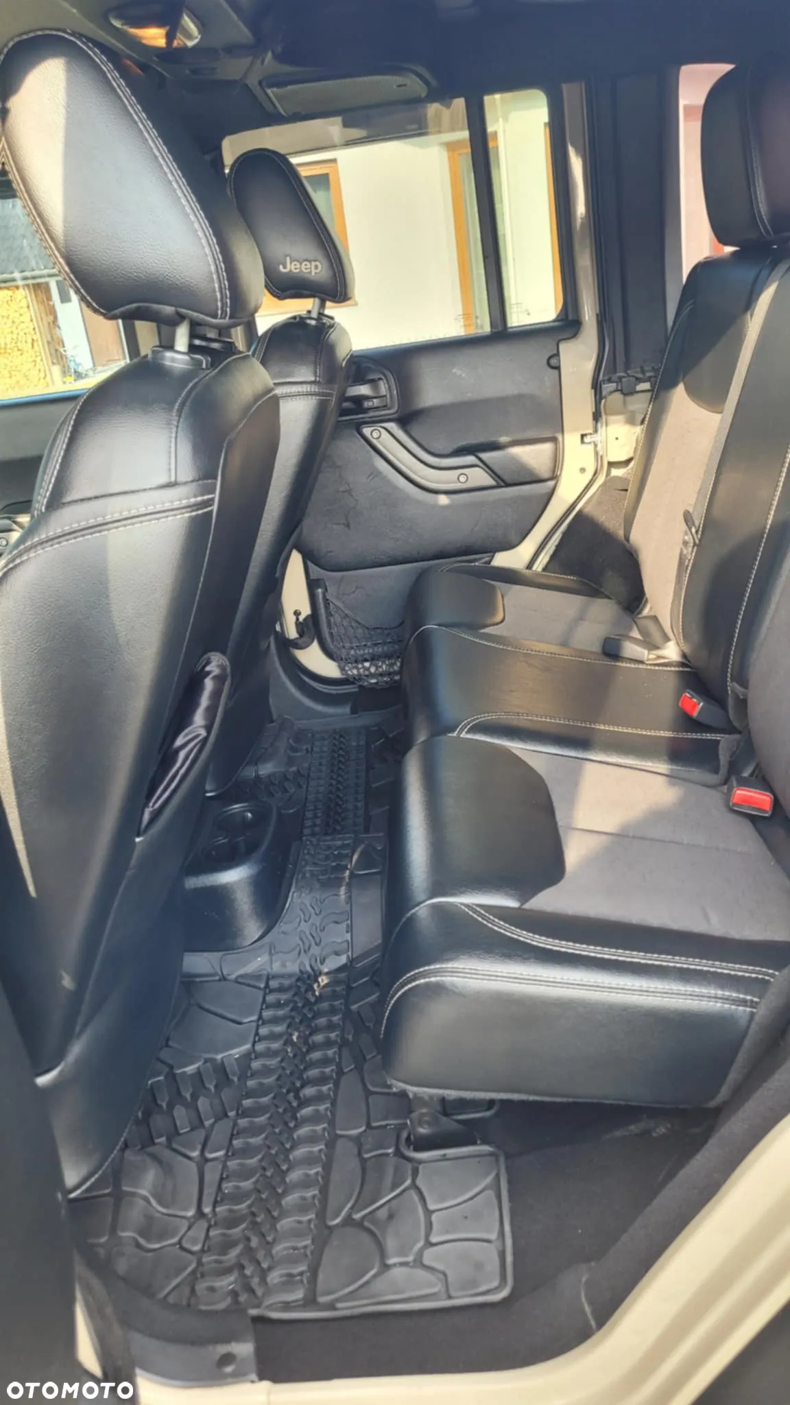 Jeep Wrangler - 16