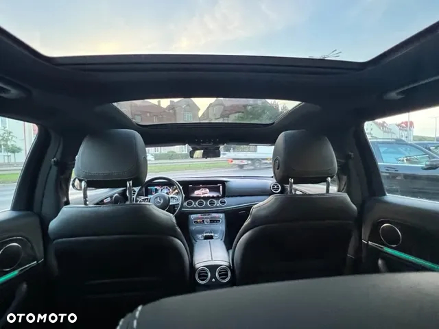 Mercedes-Benz Klasa E 300 d T 9G-TRONIC AMG Line - 25