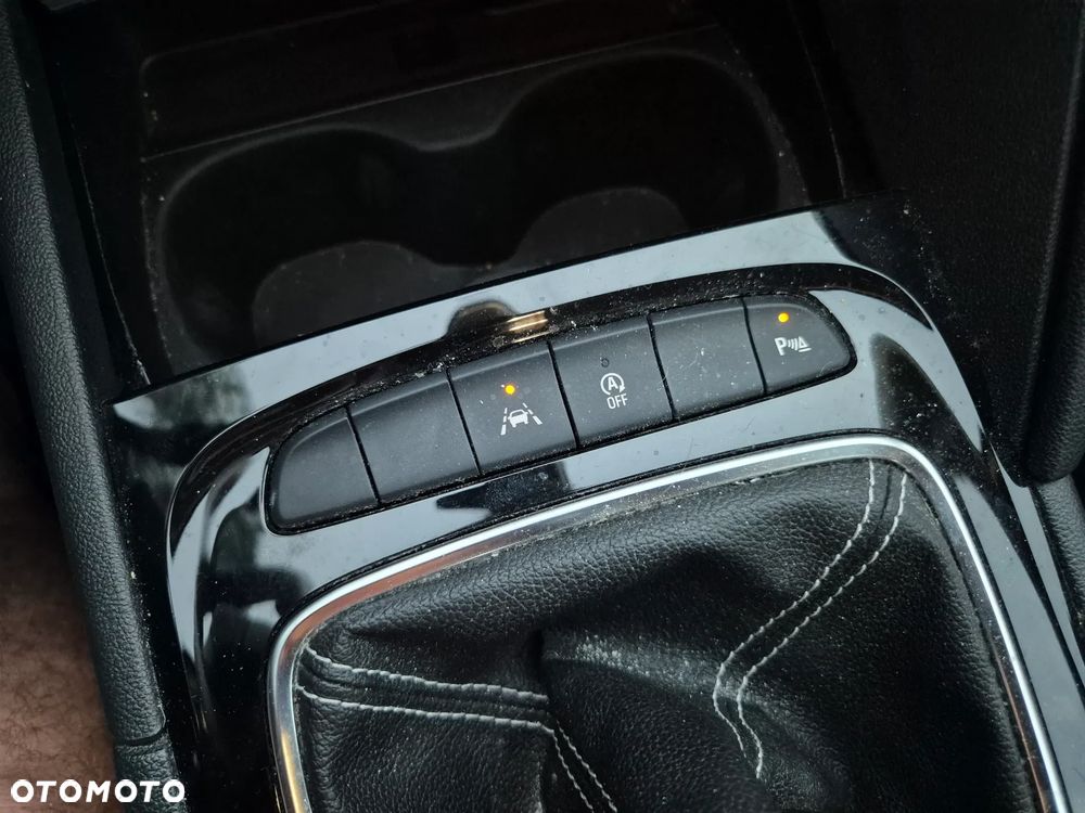Opel Insignia - 19