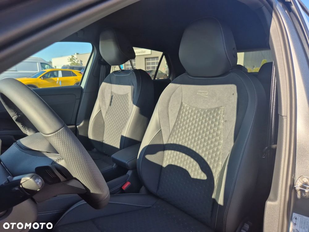 Volkswagen T-Roc 1.5 eTSI R-Line DSG - 11