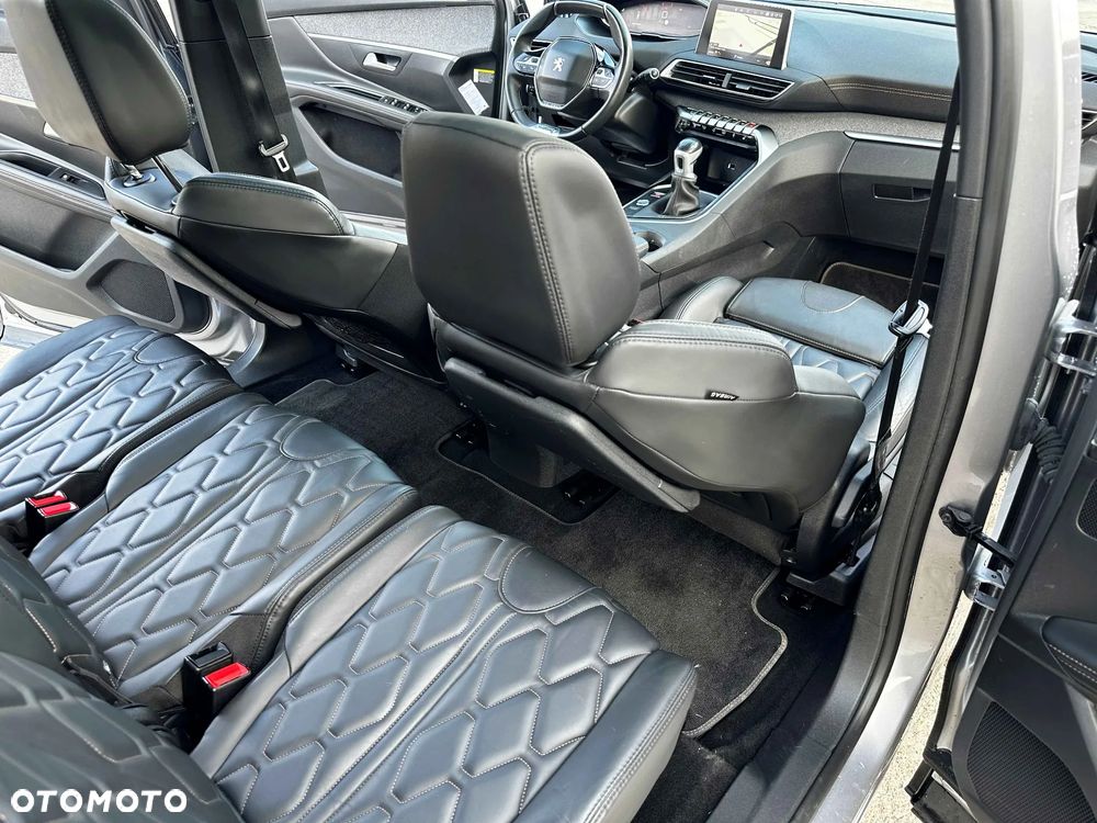 Peugeot 5008 - 22