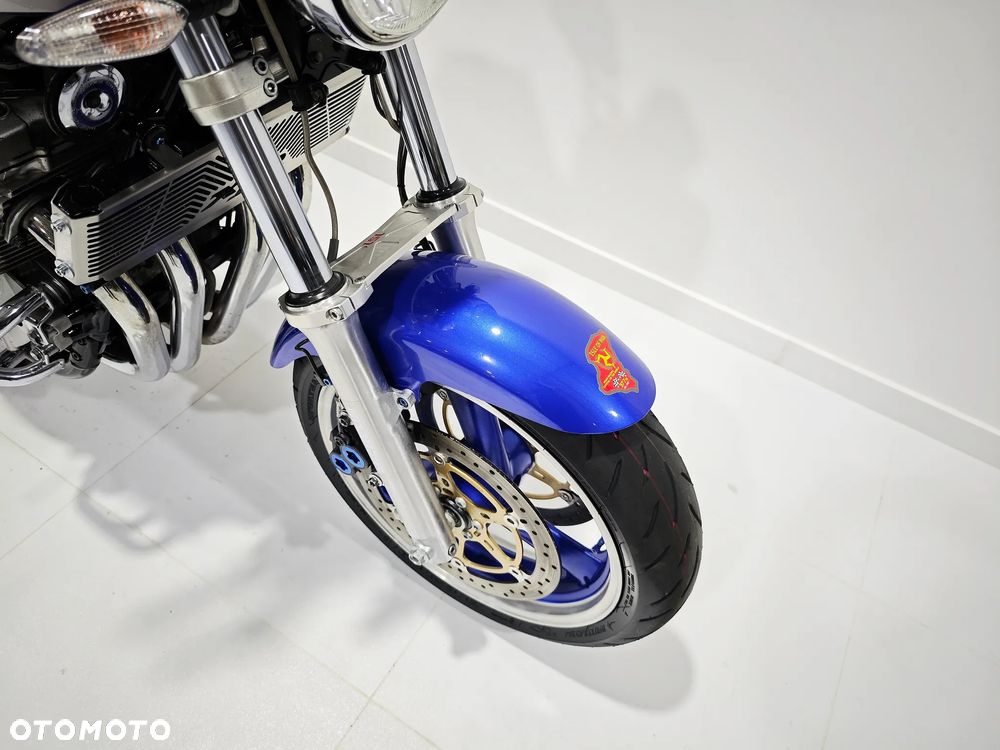 Yamaha XJR - 10