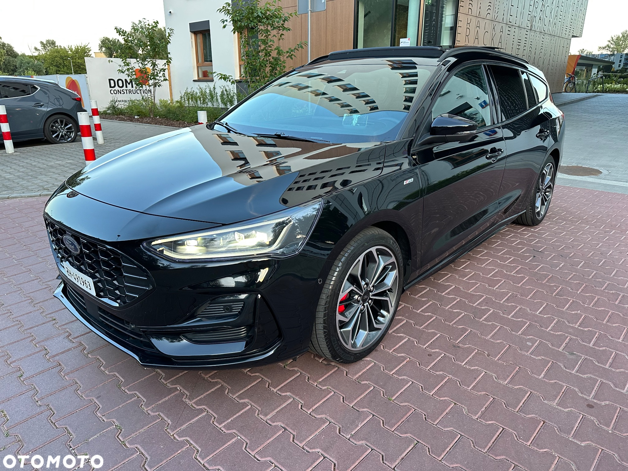 Ford Focus Turnier 1.0 EcoBoost Hybrid ST-LINE X - 2