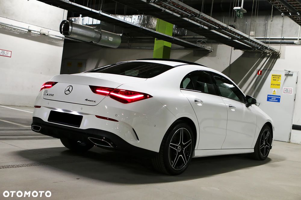 Mercedes-Benz CLA 250 4Matic 7G-DCT AMG Line - 13