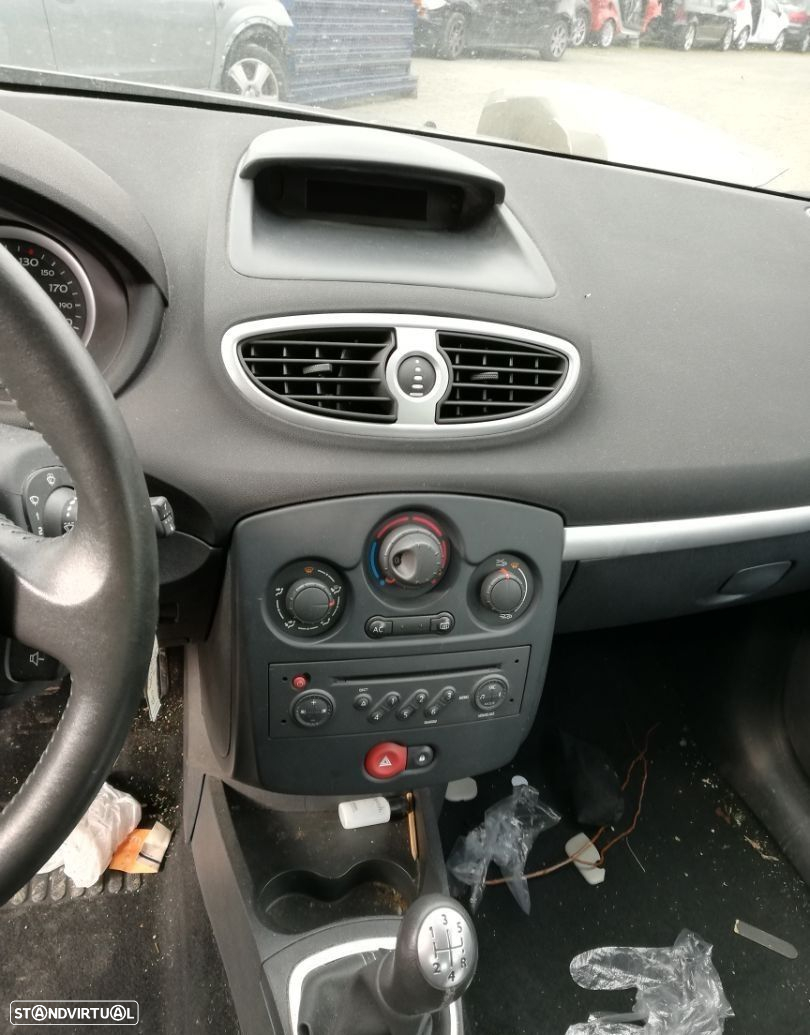 Peças Renault Clio III 2005 a 2010 - 52