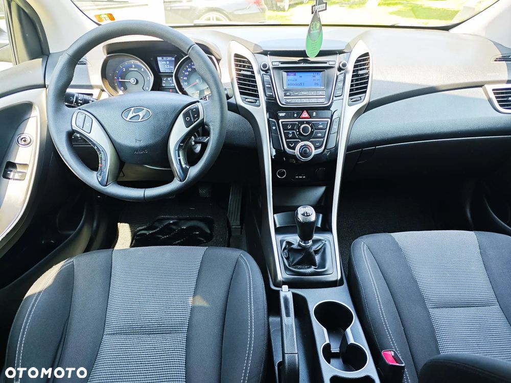 Hyundai i30 1.4 CRDi Premium - 24