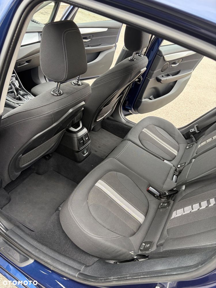 BMW Seria 2 218d - 15