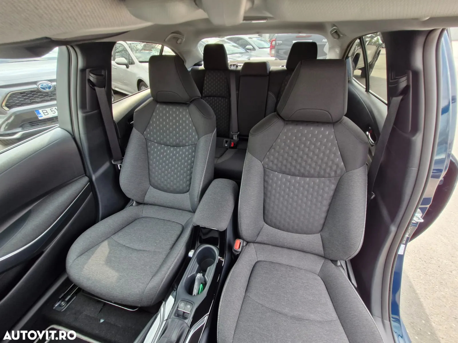 Toyota Corolla 1.8 HSD Dynamic - 13