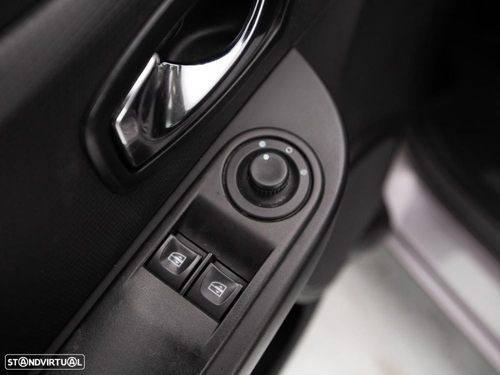 Renault Clio Sport Tourer - 12