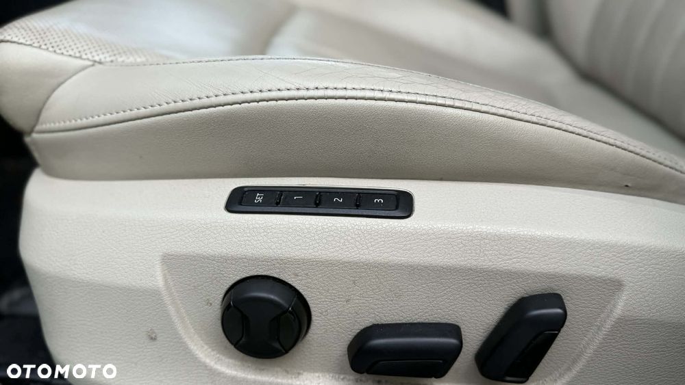 Skoda Superb 2.0 TDI 4x4 DSG L&K - 12