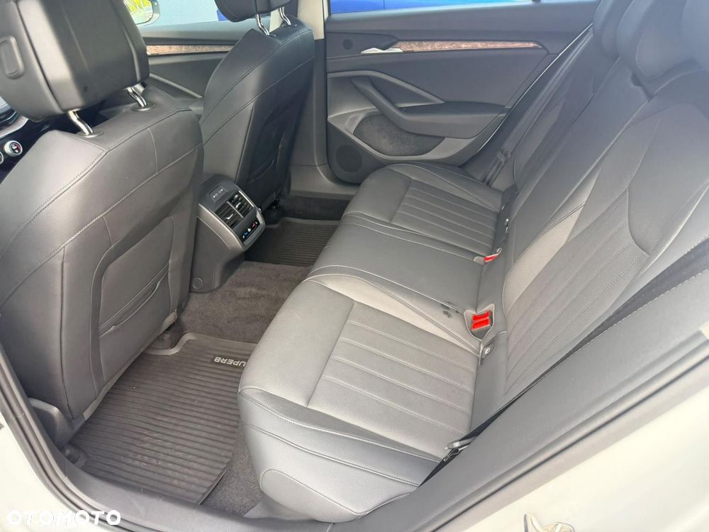 Skoda Superb 2.0 TDI SCR 4x4 L&K DSG - 12